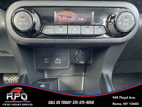 Used 2021 Nissan Kicks SV image 19