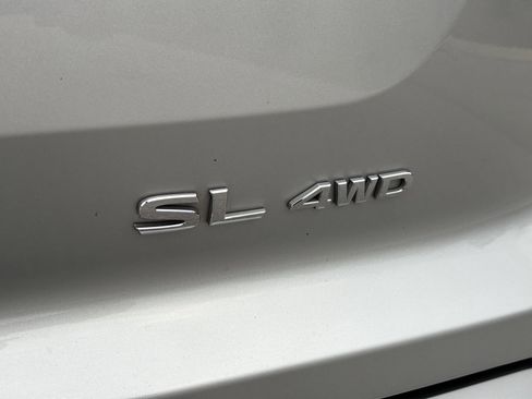 Used 2024 Nissan Pathfinder SL image 4