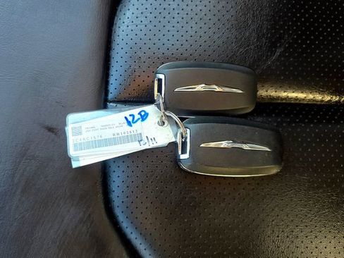 Certified 2024 Chrysler Pacifica Select image 33