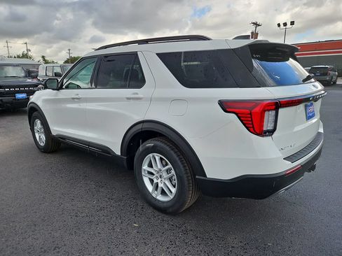 New 2026 Ford Explorer Active w/ Active Comfort Package RWD image 8