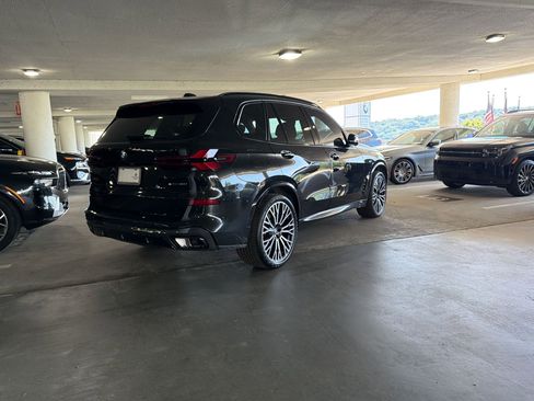 Used 2025 BMW X5 xDrive40i w/ Executive Package AWD/4WD image 8