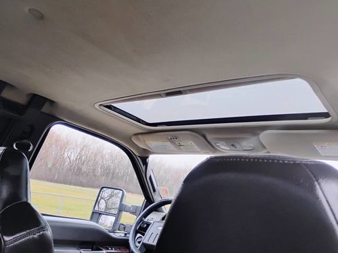 Used 2010 Ford F350 Lariat image 8