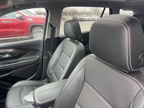 Certified 2024 GMC Terrain SLT w/ Elevation Edition image 4