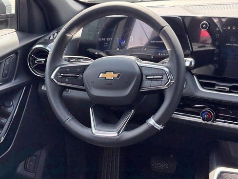 New 2026 Chevrolet Equinox LT w/ Convenience Package II FWD image 7