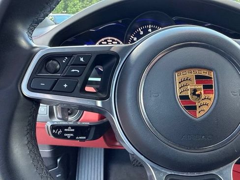 Used 2022 Porsche Cayenne AWD/4WD image 37