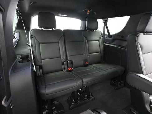 Used 2025 GMC Yukon XL Denali AWD/4WD image 51