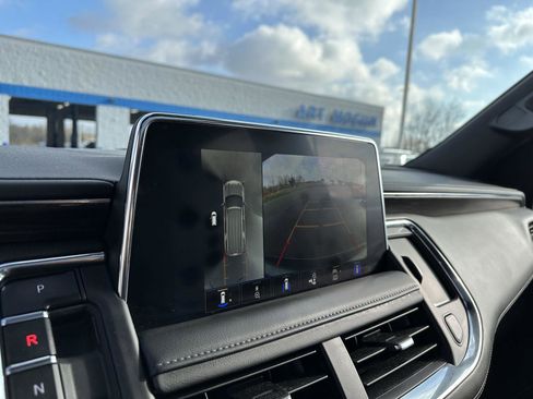 Used 2024 Chevrolet Tahoe Z71 w/ Luxury Package image 28