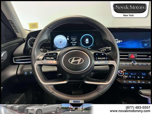 Used 2025 Hyundai Elantra Limited FWD image 16