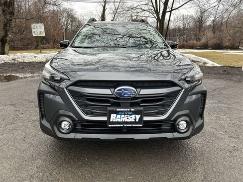 Certified 2025 Subaru Outback Premium image 3