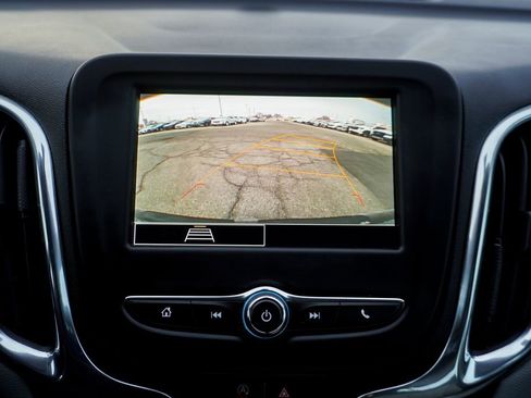 Used 2023 Chevrolet Equinox LS image 13