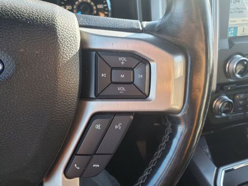 Used 2017 Ford F150 Platinum w/ Equipment Group 701A Luxury image 15