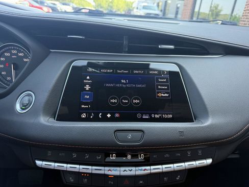 Used 2020 Cadillac XT4 Premium Luxury FWD image 27