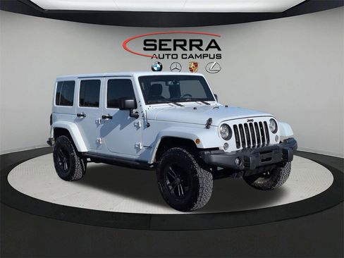 Used 2017 Jeep Wrangler Unlimited Sahara image 11