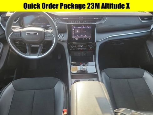 Used 2024 Jeep Grand Cherokee Altitude AWD/4WD image 8