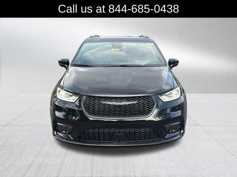 New 2026 Chrysler Pacifica Limited w/ S Appearance Package image 2