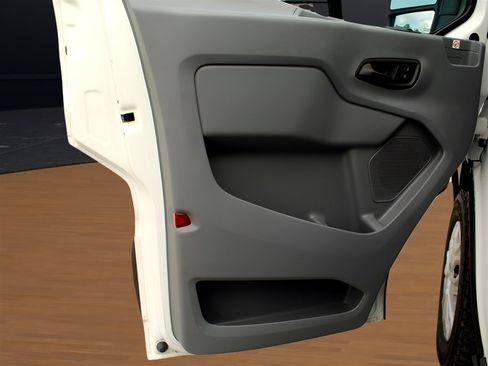 Used 2019 Ford Transit 150 XLT image 9