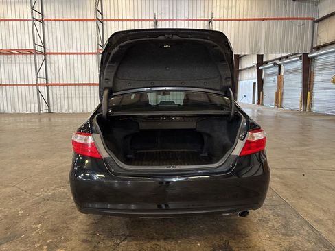 Used 2017 Toyota Camry XLE w/ Moonroof Package image 11