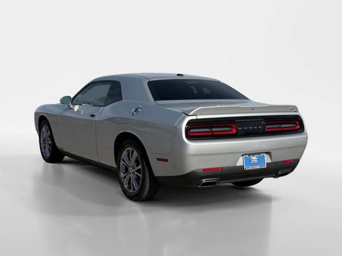 Used 2021 Dodge Challenger SXT image 9