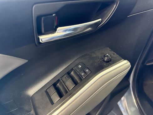 Used 2020 Toyota Highlander XLE FWD image 14