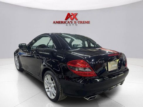 Used 2009 Mercedes-Benz SLK 300 image 4