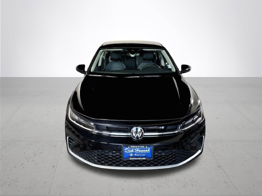 Certified 2026 Volkswagen Jetta SE FWD image 4