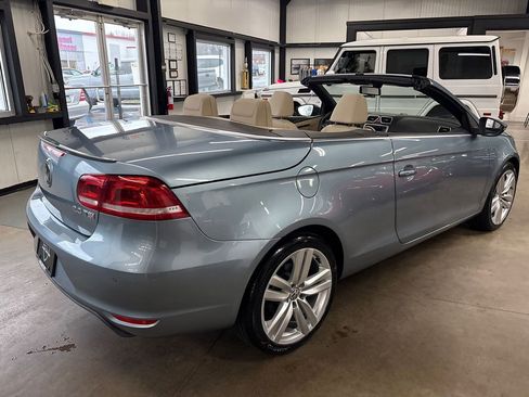 Used 2012 Volkswagen Eos Executive image 17