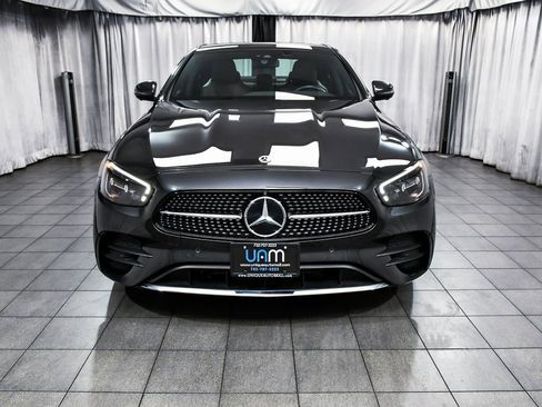 Used 2023 Mercedes-Benz E 350 4MATIC Sedan image 2