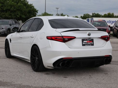 Used 2017 Alfa Romeo Giulia Quadrifoglio RWD image 11
