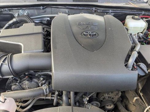Used 2022 Toyota Tacoma TRD Off-Road image 21