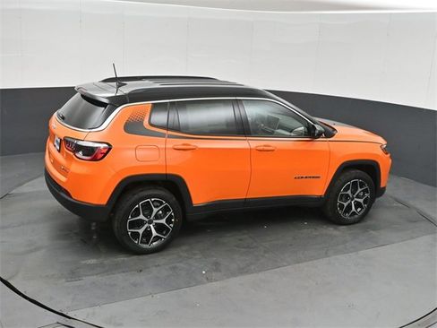 New 2026 Jeep Compass Limited w/ Mopar Graphics Package image 30