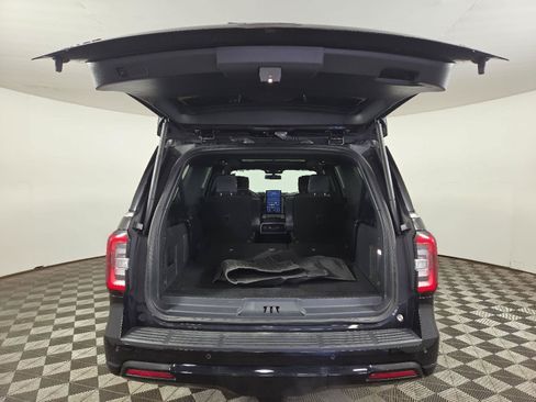 Used 2022 Ford Expedition Max Limited AWD/4WD image 9