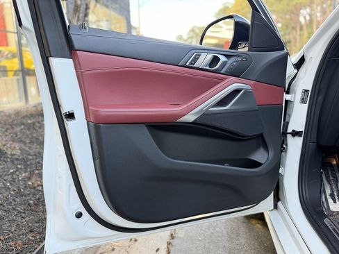 Used 2022 BMW X6 xDrive40i w/ M Sport Package image 28