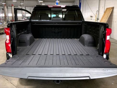 Used 2021 Chevrolet Silverado 1500 LT Trail Boss w/ Convenience Package II image 33