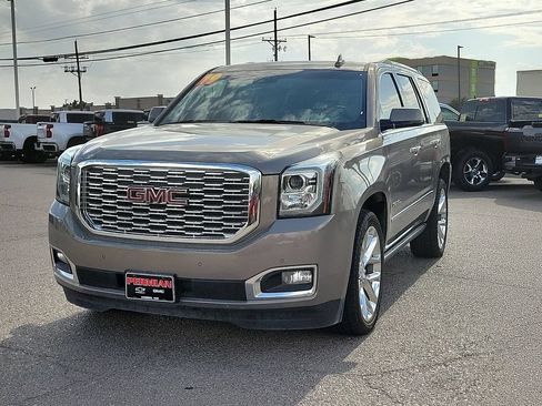 Used 2019 GMC Yukon Denali w/ Denali Ultimate Package AWD/4WD image 4