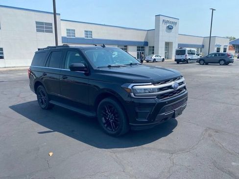 Used 2024 Ford Expedition XLT AWD/4WD image 8