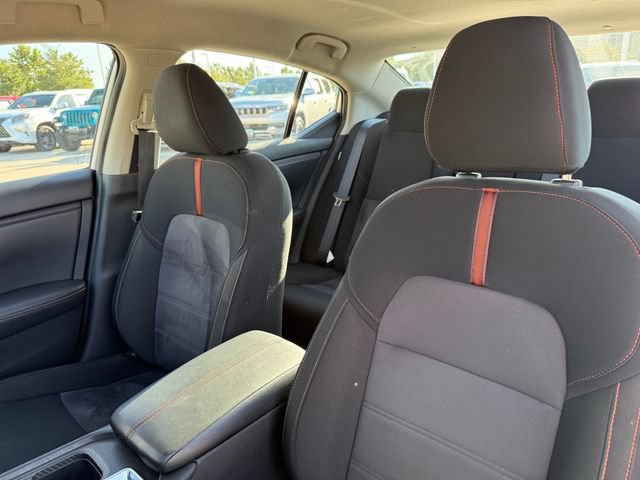 Used 2025 Nissan Sentra SR FWD image 13