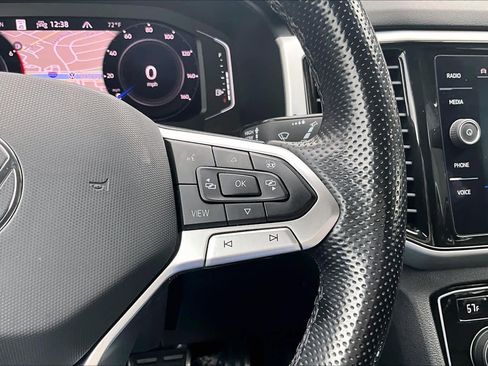 Used 2022 Volkswagen Atlas SEL Premium image 25