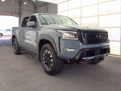 Used 2023 Nissan Frontier PRO-4X w/ Technology Package AWD/4WD image 3