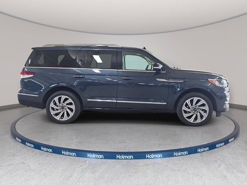 Used 2024 Lincoln Navigator Reserve AWD/4WD image 6