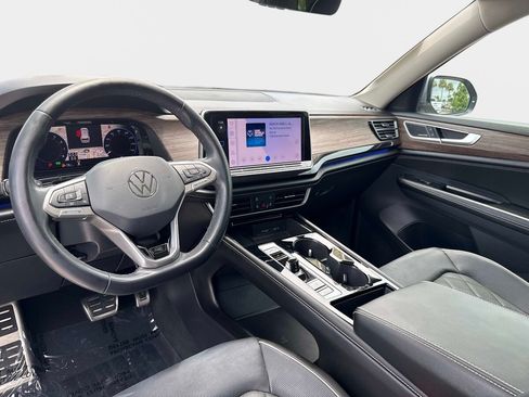 Used 2024 Volkswagen Atlas SEL Premium R-Line AWD/4WD image 16