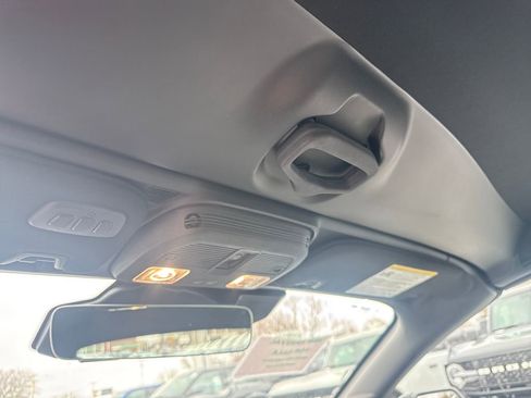 Used 2025 Ford Mustang Premium image 39