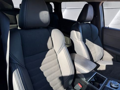 Used 2024 Mitsubishi Outlander SE image 14