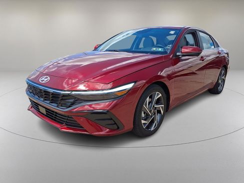 Used 2024 Hyundai Elantra Limited FWD image 5