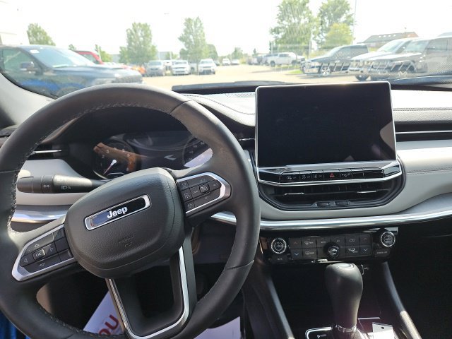 Used 2023 Jeep Compass Limited AWD/4WD image 13