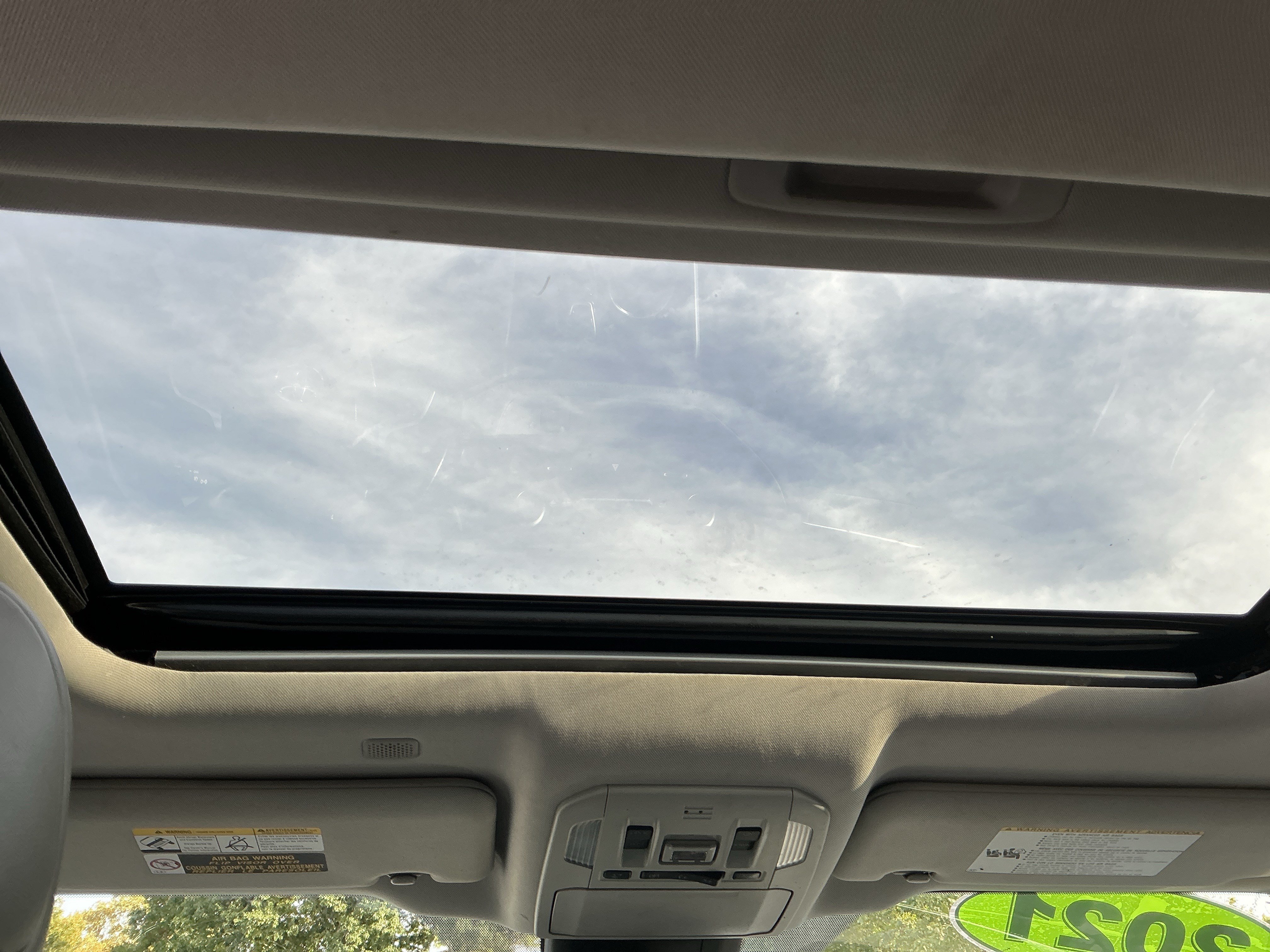 Used 2021 Toyota Highlander XLE AWD/4WD image 13