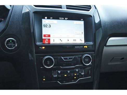 Used 2018 Ford Explorer XLT w/ Equipment Group 202A image 22