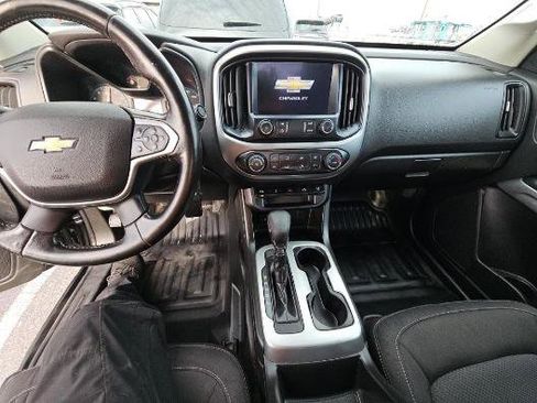 Used 2022 Chevrolet Colorado LT w/ Fleet Safety Package image 5