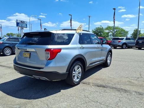 Certified 2023 Ford Explorer XLT w/ Equipment Group 202A AWD/4WD image 7