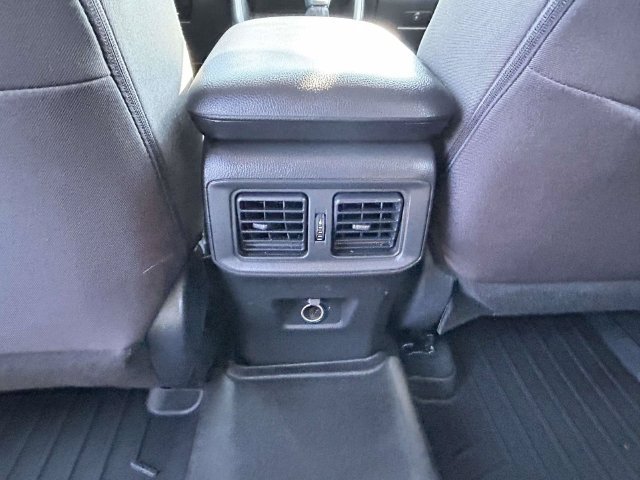 Used 2025 Toyota RAV4 LE AWD/4WD image 16