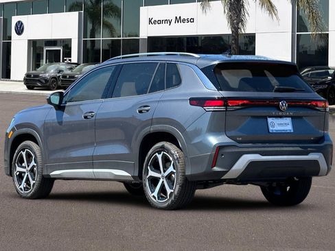 New 2025 Volkswagen Tiguan SE image 6